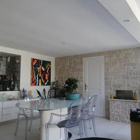 Le Cerisier Couette-café 3*